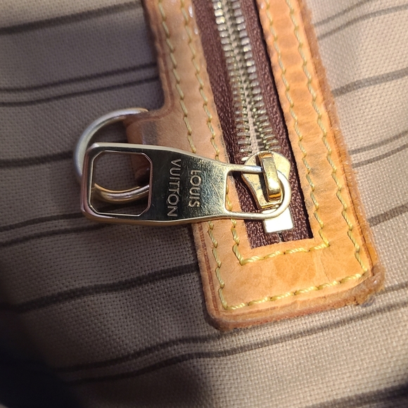 Louis Vuitton Monogram Shoulder Tote with Original Dust Bag - Picture 10 of 11